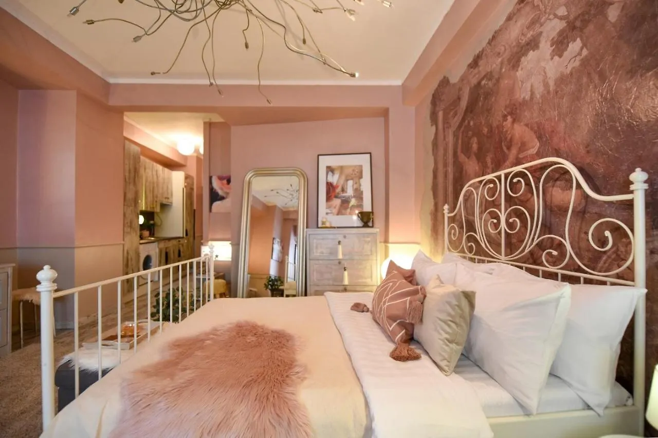 Apartament Purrfect & Dreamy - The Special Studio Bukareszt 0*,